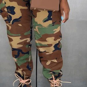 Plus Size Camo Print Side Pocket Cargo Pants